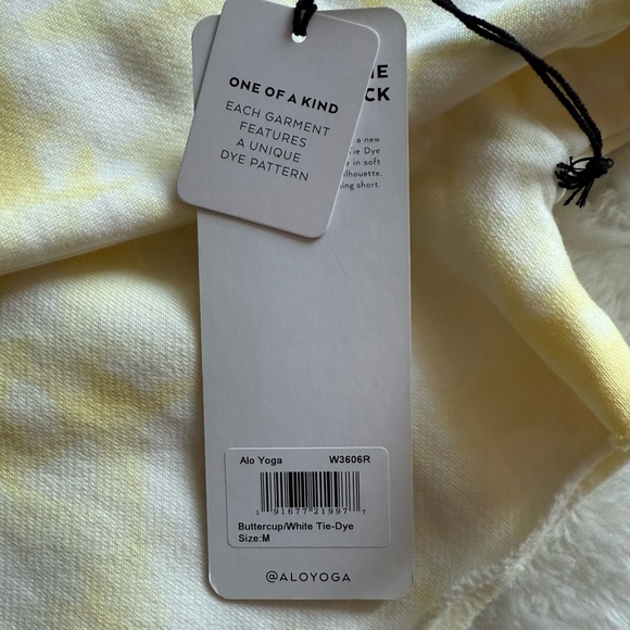 Alo Yoga Butternut/White Tie-Dye Cropped Sweatshirt (Size M) - Picture 4 of 6
